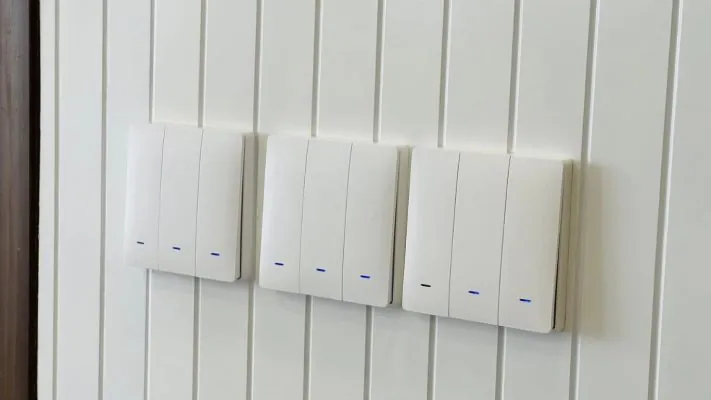 Công tắc cửa cuốn thông minh cho ngôi nhà của bạn hiện đại